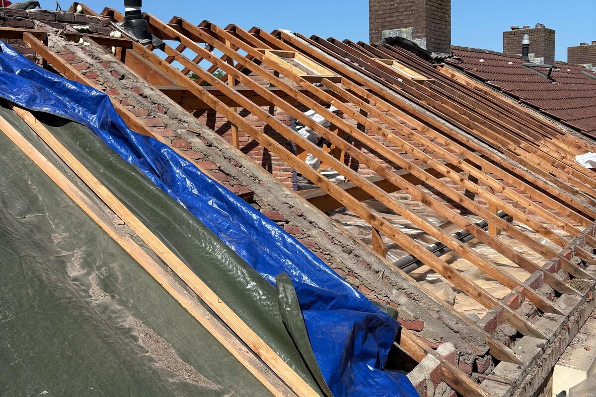 Rien Weijers Dakwerken spoed dakdekker in Nijmegen voor daklekkage en stormschade